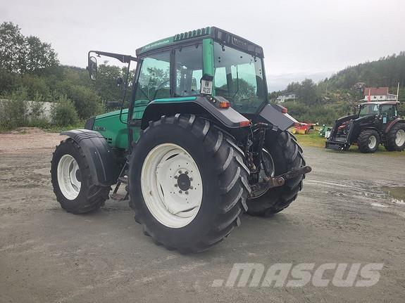 Valtra 6750-4 Traktory