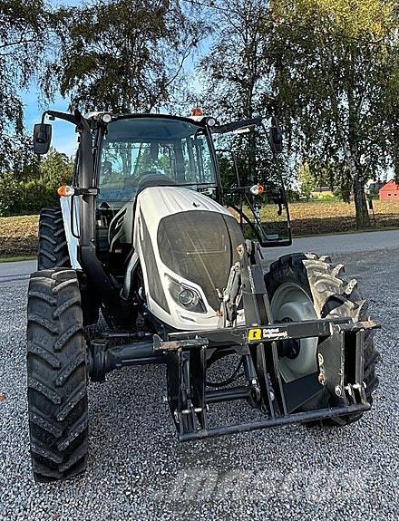 Valtra A114 Traktory