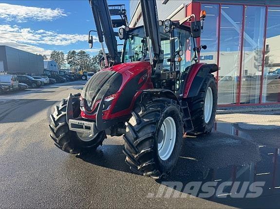 Valtra A115 H4 Traktory