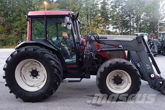 Valtra A85 Traktory