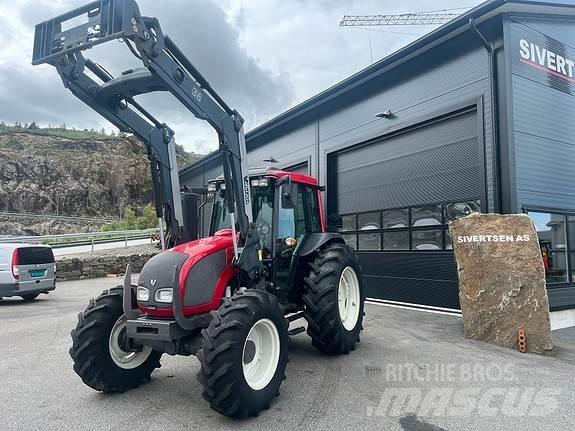Valtra A93 Traktory