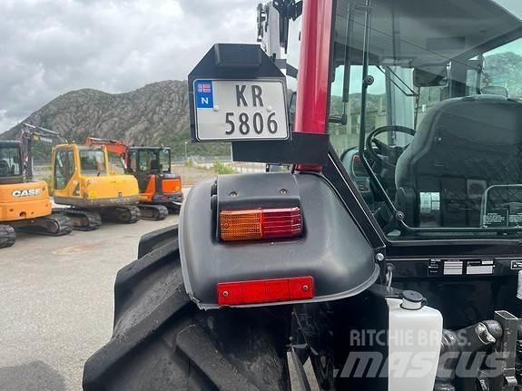 Valtra A93 Traktory