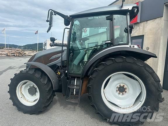 Valtra A94 Traktory