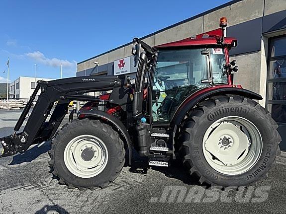 Valtra G135 Versu Traktory
