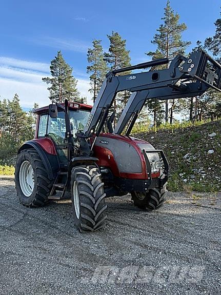 Valtra M150 Traktory