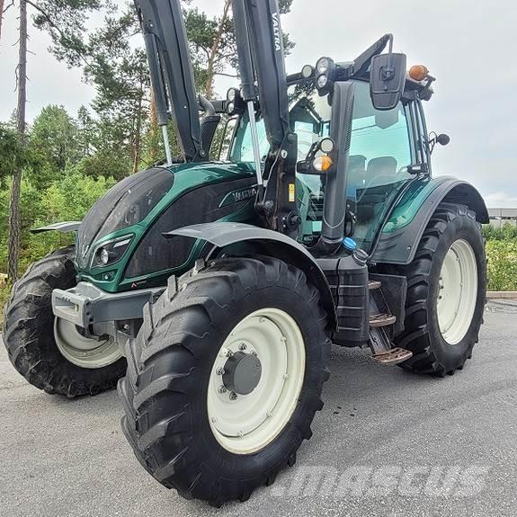 Valtra N114 Traktory