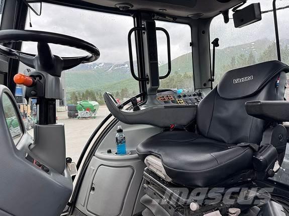 Valtra N122 Traktory