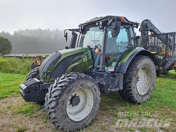 Valtra N154eA Traktory