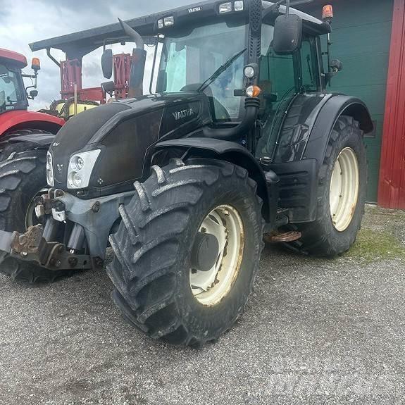 Valtra N163 Direct Traktory
