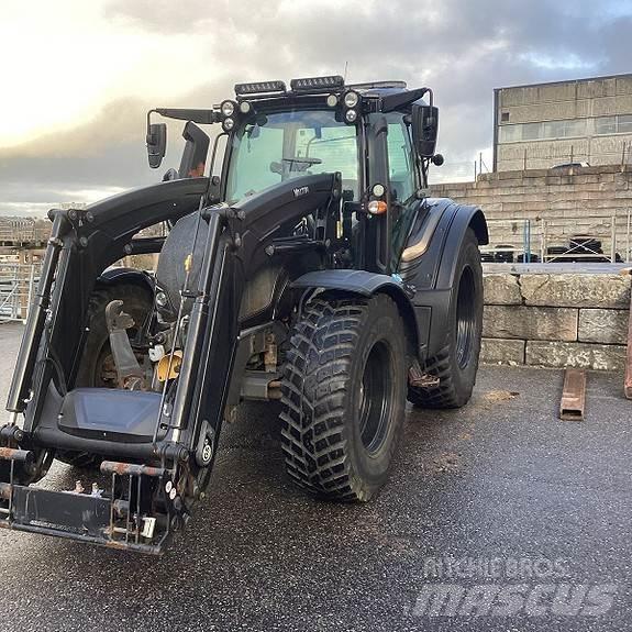 Valtra N174 Traktory
