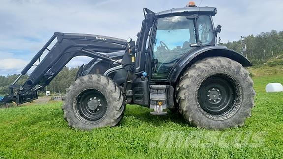 Valtra N174 Traktory