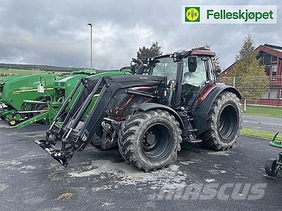 Valtra N174 Traktory