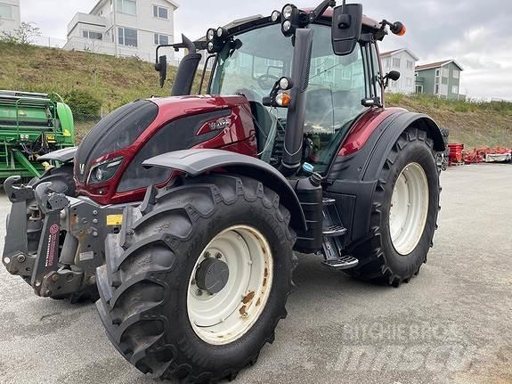 Valtra N174A Traktory