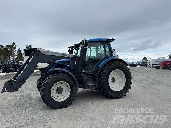 Valtra N174D Traktory