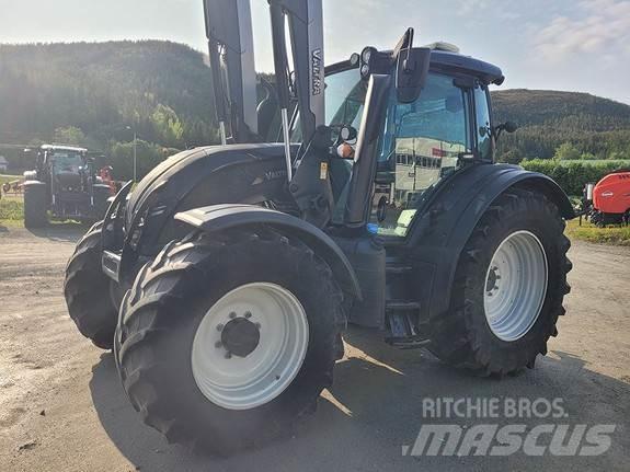Valtra N174D Traktory