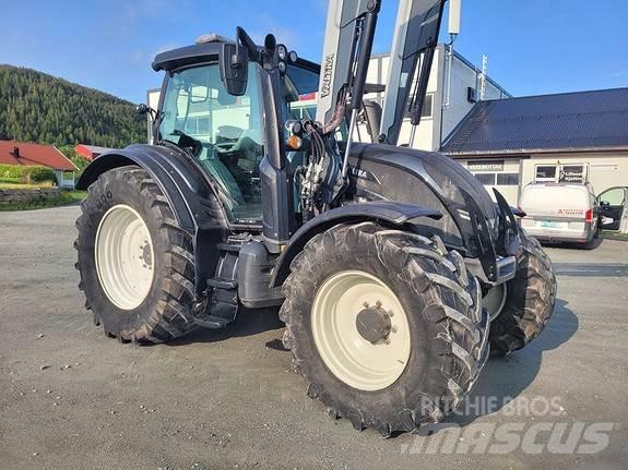 Valtra N174D Traktory