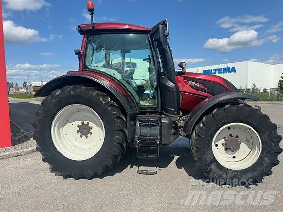 Valtra N174D Traktory