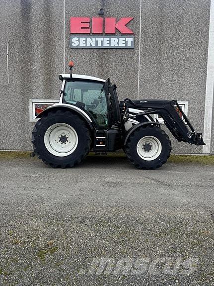 Valtra N174D Traktory