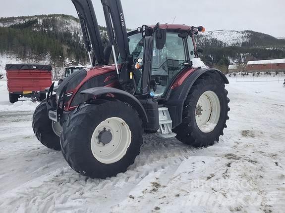 Valtra N174H Traktory