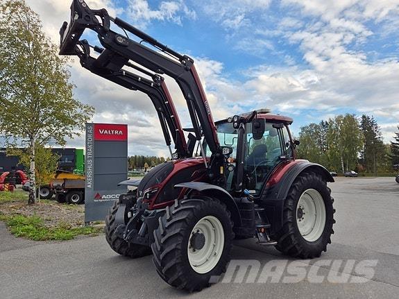 Valtra N174V Traktory