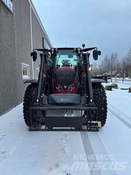 Valtra N175A Traktory
