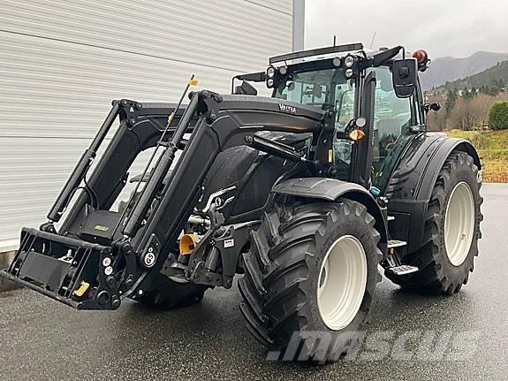 Valtra N175D Traktory