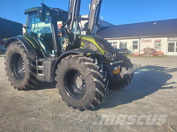 Valtra N175D Traktory