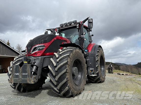 Valtra Q305 Traktory