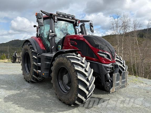 Valtra Q305 Traktory