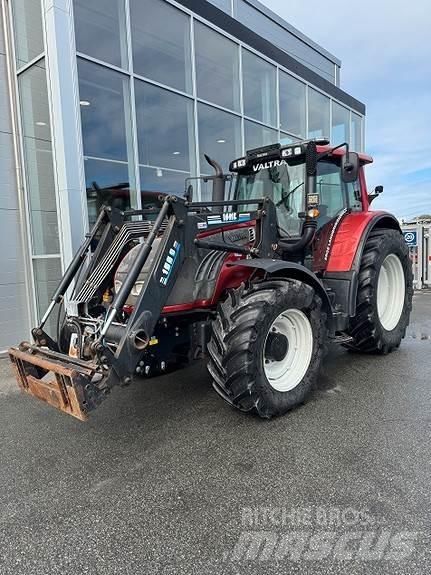 Valtra T-182-VERSU Traktory