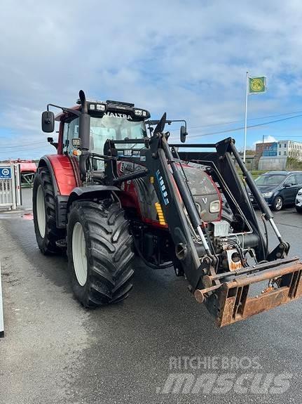 Valtra T-182-VERSU Traktory