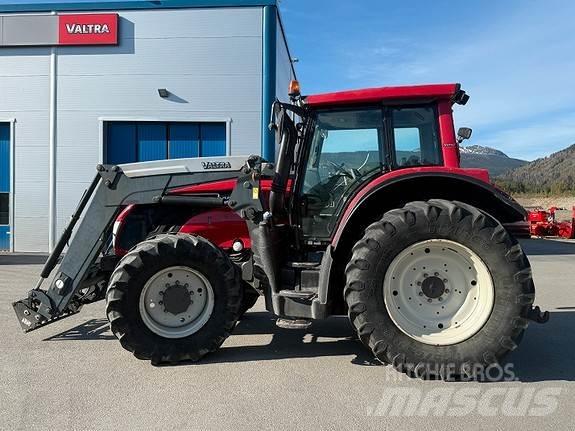 Valtra T 213 V Traktory