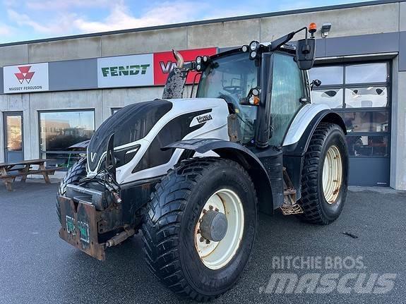 Valtra T174 Versu Traktory