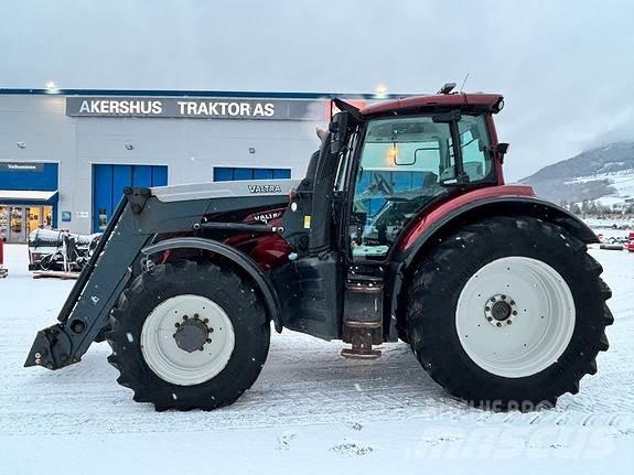 Valtra T174eD Traktory