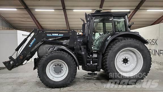 Valtra T182 Traktory