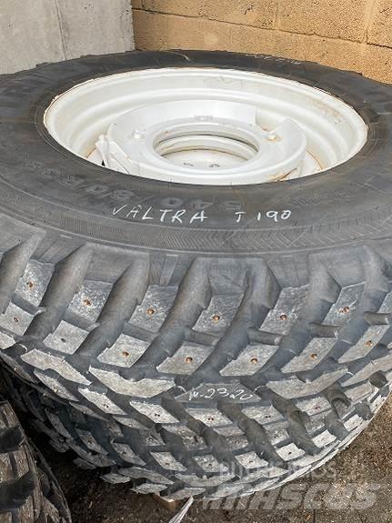 Valtra T190 Traktory