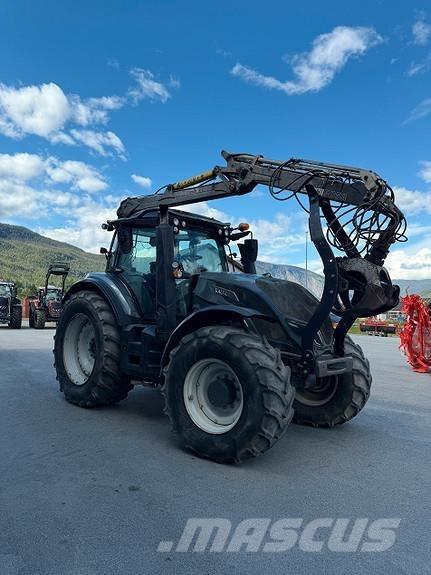 Valtra T194V Traktory