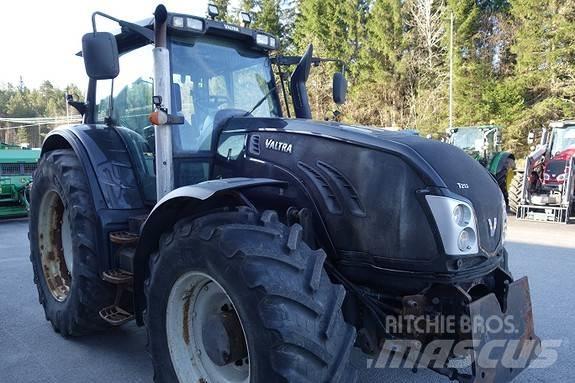 Valtra T213 Versu Traktory