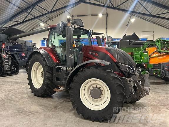 Valtra T234 Traktory