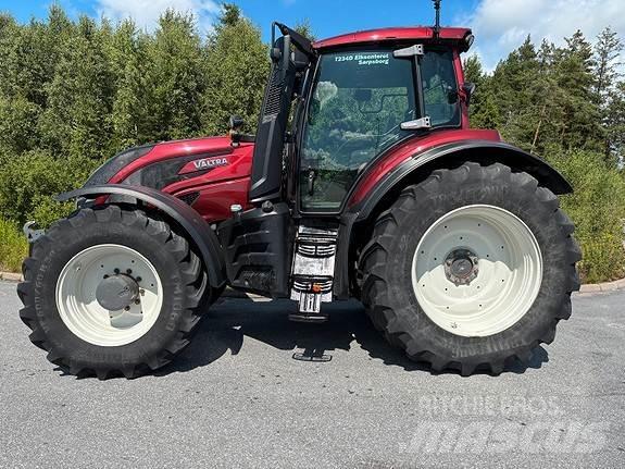Valtra T234D Traktory