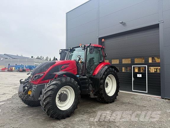 Valtra T234D Traktory