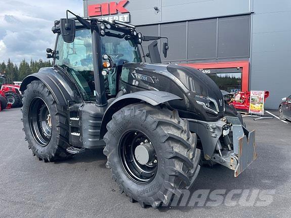 Valtra T235 Traktory