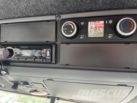 Valtra T235 Traktory