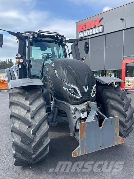 Valtra T235 Traktory
