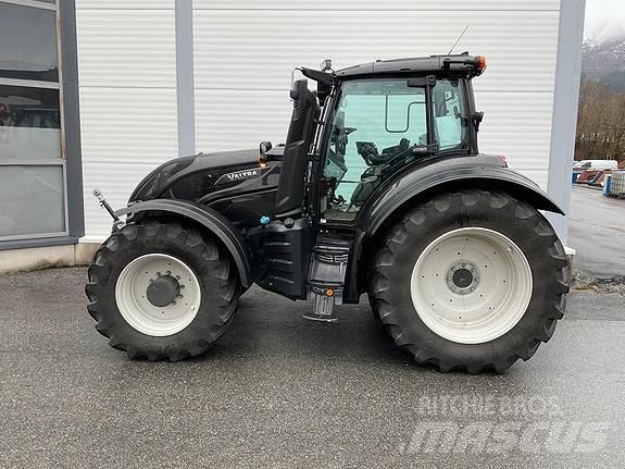 Valtra T235D Traktory