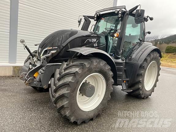 Valtra T235D Traktory