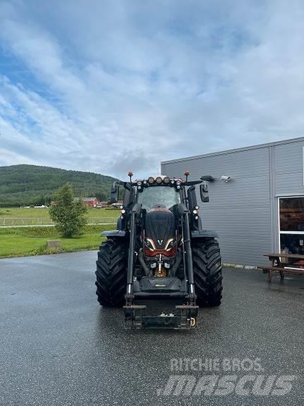 Valtra T235D Traktory