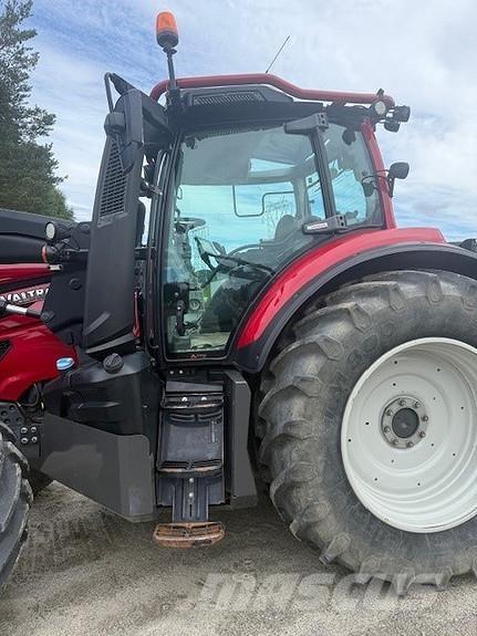 Valtra T254V Traktory