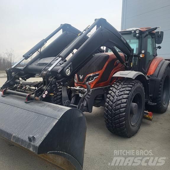Valtra T255 Traktory