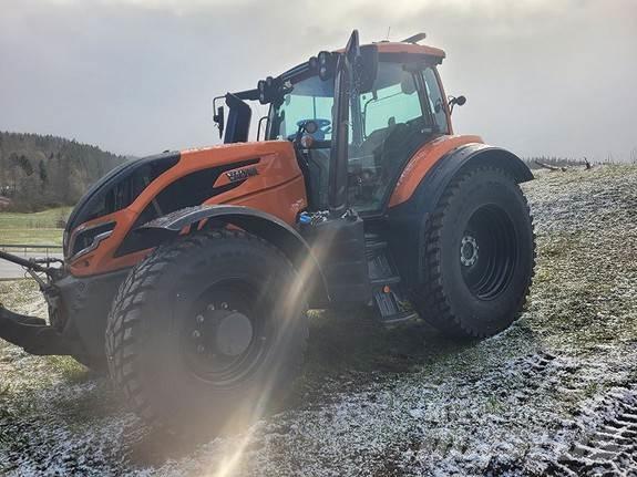 Valtra T255 Traktory